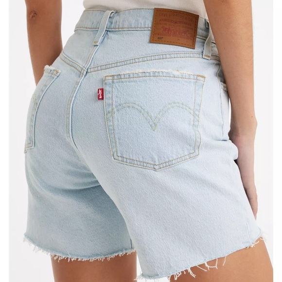 Levi's 501 Womens Mid Thigh Light Wash Jean Shorts- Size 32 - Picture 4 of 13